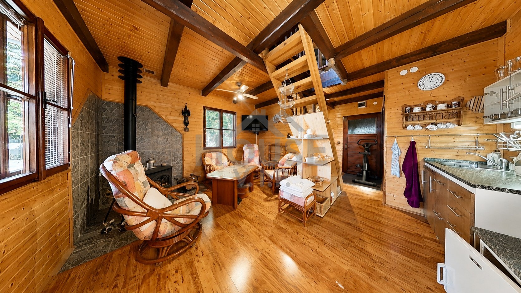 Zahradní chata 50 m² na vlastním pozemku 332 m², Kněževes u Prahy