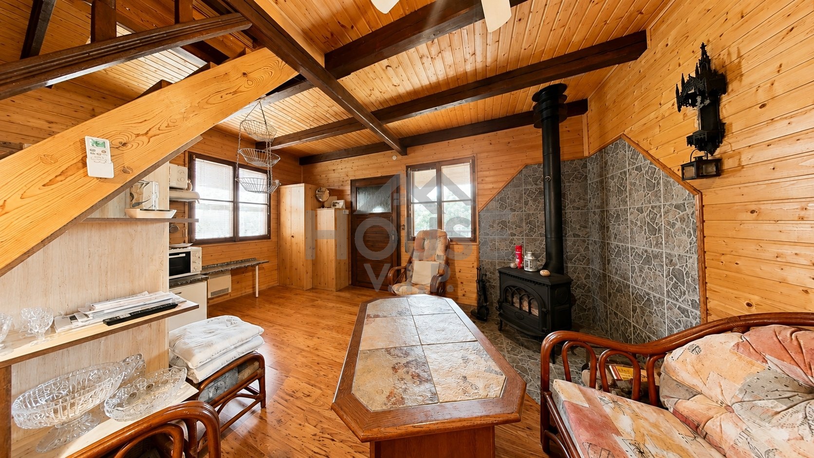 Zahradní chata 50 m² na vlastním pozemku 332 m², Kněževes u Prahy
