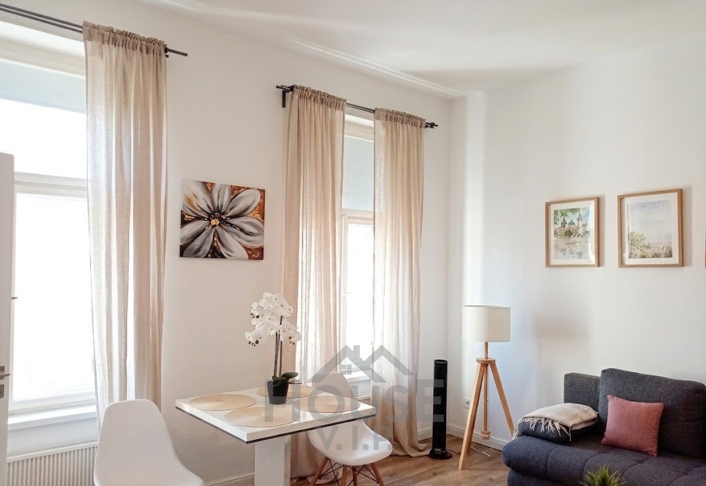 Prodej bytu 2+kk 42 m², Praha 1 – Petrská