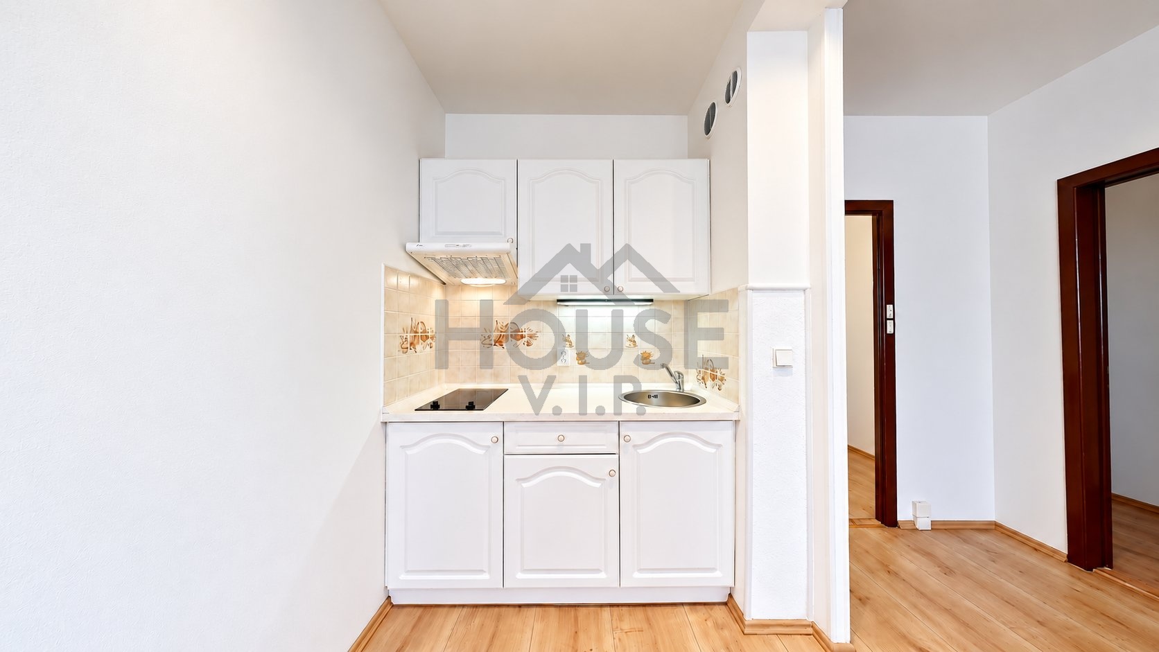 Prodej bytu 1+kk, 29 m² – Praha 4, Modřany, ul. Daškova