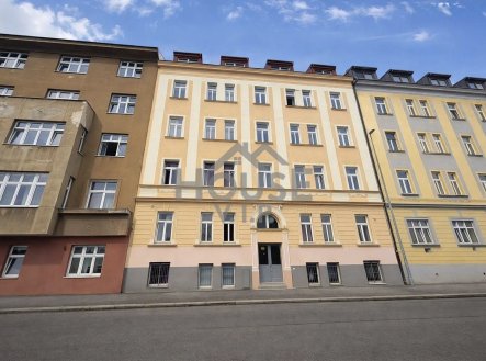 Prodej nájemního domu, 960 m²