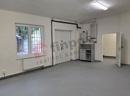 Pronájem komerčního objektu, průmyslový areál, 110 m²