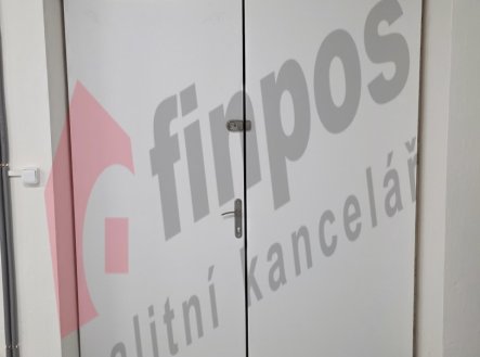 Pronájem komerčního objektu, průmyslový areál, 110 m²