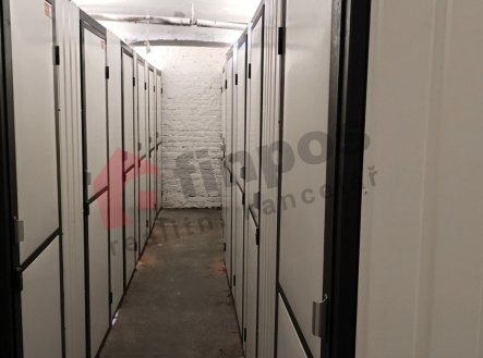 Pronájem komerčního objektu, obchodní centrum, 2 m²