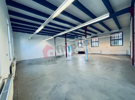 Pronájem komerčního objektu, obchodní centrum, 152 m²