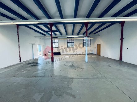Pronájem komerčního objektu, obchodní centrum, 152 m²