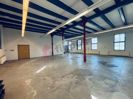 Pronájem komerčního objektu, obchodní centrum, 152 m²