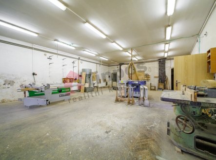 Prodej komerčního objektu, průmyslový areál, 454 m²