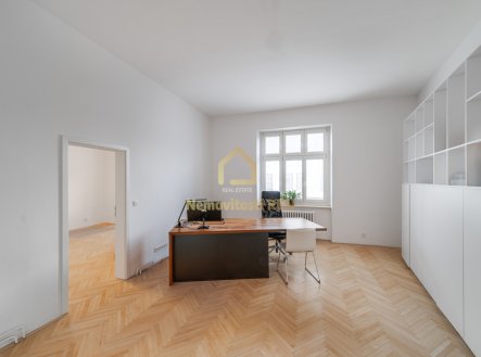 Pronájem kanceláře, 113 m²