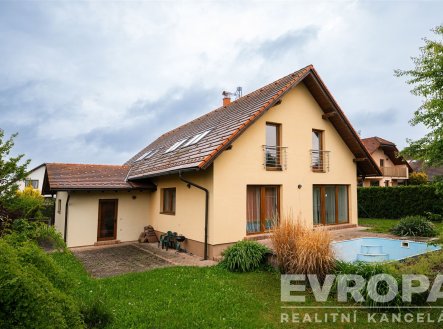 Prodej hotel, 303 m²