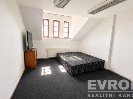 Pronájem bytu, 3+1, 108 m²