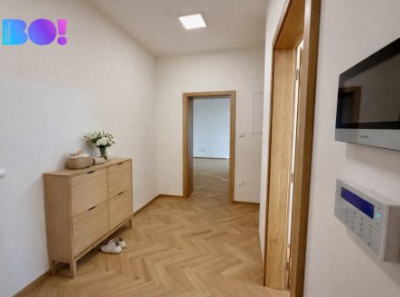 Pronájem bytu, 2+kk, 57 m²