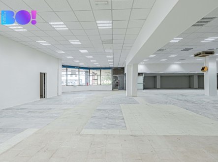 Pronájem skladu, 390 m²