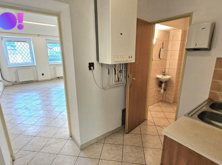 Pronájem obchodní prostory, 65 m²