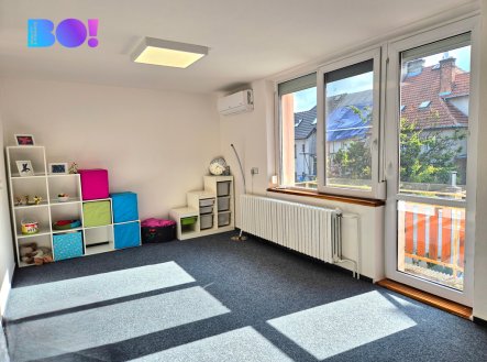 Pronájem kanceláře, 61 m²