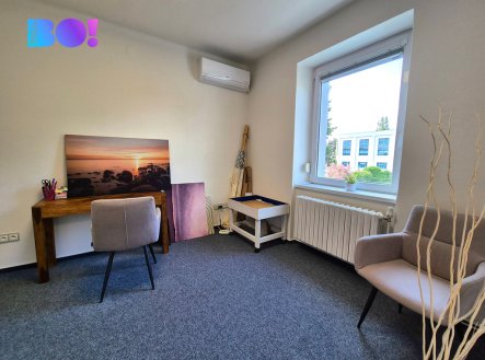 Pronájem kanceláře, 61 m²