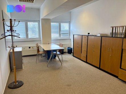 Pronájem kanceláře, 960 m²