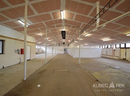 Pronájem skladu, 561 m²