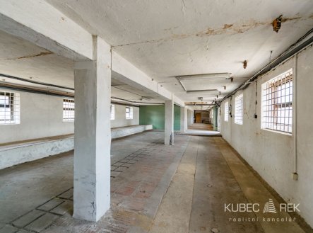 Pronájem skladu, 185 m²