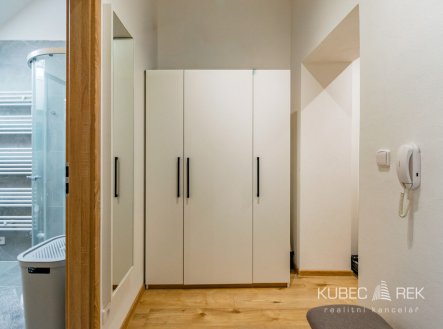 Pronájem bytu, 1+kk, 33 m²