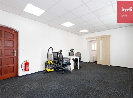 Pronájem kanceláře, 138 m²