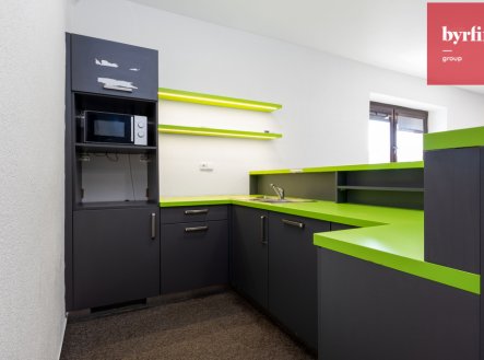Pronájem kanceláře, 135 m²