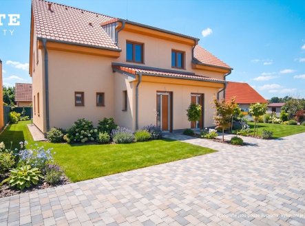 zz dům vstup | Prodej - dům/vila, 94 m²
