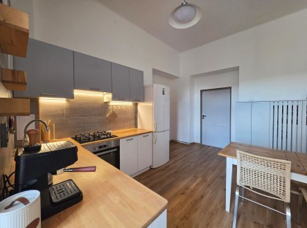 Pronájem bytu, 2+1, 80 m²