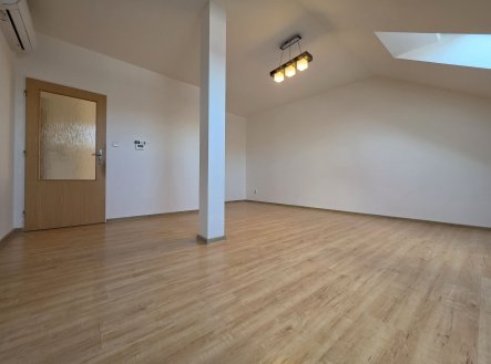 Pronájem bytu, 2+kk, 61 m²