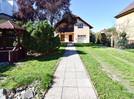Pronájem domu/vily, 250 m²
