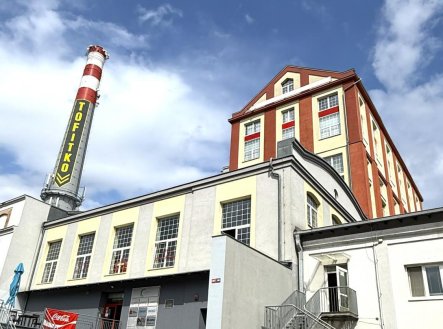 Pronájem obchodní prostory, 468 m²