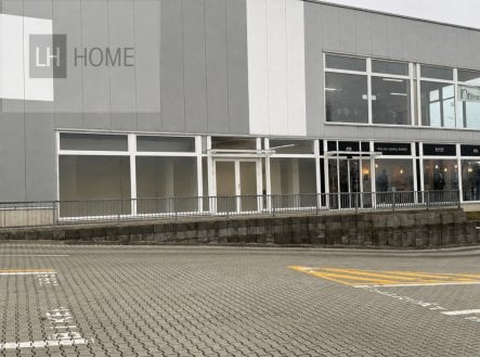 Pronájem obchodní prostory, 334 m²