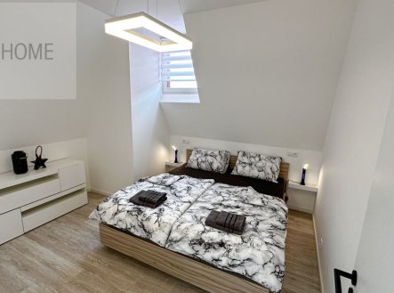 Pronájem bytu, 4+kk, 98 m²