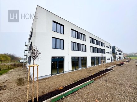 Pronájem obchodní prostory, 160 m²