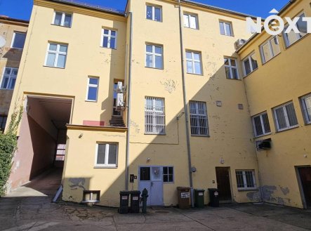 Pronájem komerčního objektu, obchodní centrum, 710 m²