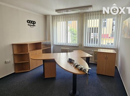 Pronájem komerčního objektu, obchodní centrum, 710 m²