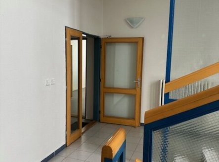Pronájem kanceláře, 360 m²