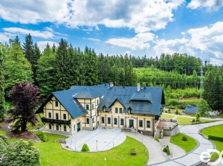Prodej hotel, 2 930 m²