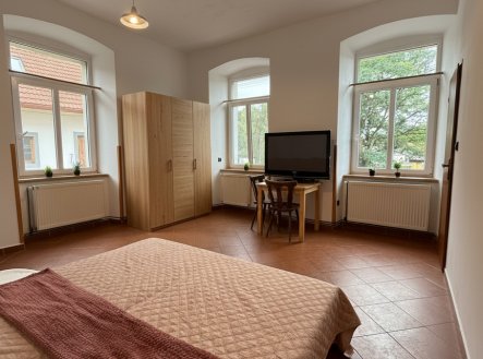 Pronájem bytu, atypický, 100 m²