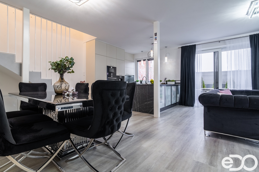 a7308943-hdr.jpg