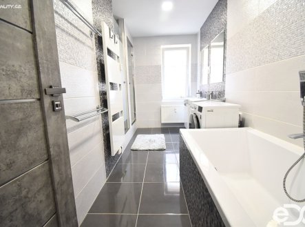 Pronájem bytu, 3+kk, 70 m²