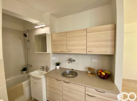 Pronájem bytu, 1+kk, 37 m²