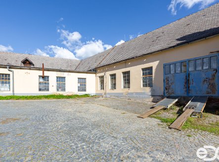 Prodej skladu, 2 000 m²