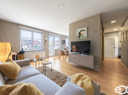 Pronájem bytu, 3+kk, 90 m²