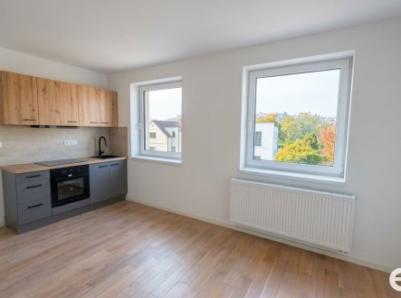 Pronájem bytu, 2+kk, 688 m²