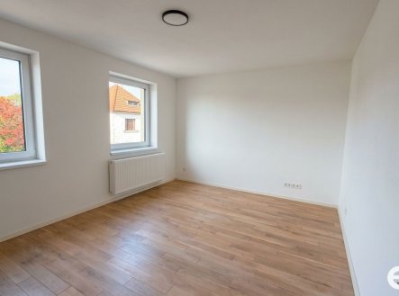 Pronájem bytu, 2+kk, 688 m²
