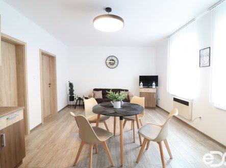 Pronájem bytu, 2+kk, 45 m²