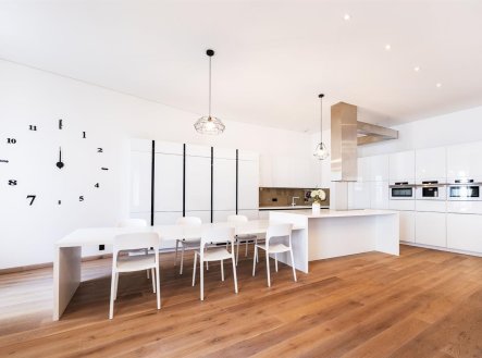 Pronájem bytu, 3+kk, 181 m²