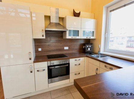 Pronájem bytu, atypický, 67 m²