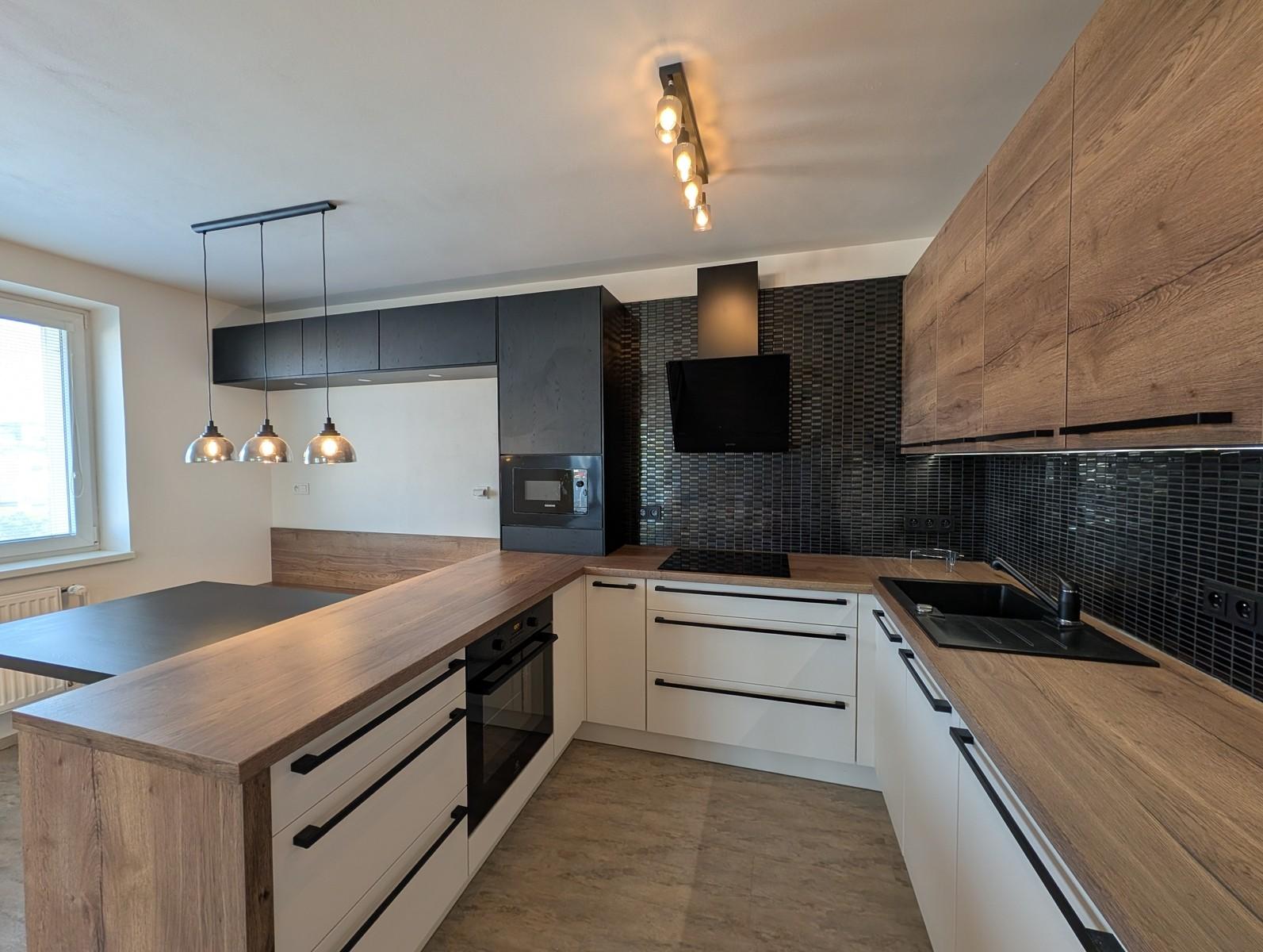 Pronájem 3+kk 86 m² + balkón 15 m² + garáž